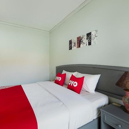 Oyo 859 Golden Land Hotel Чианг Рай Екстериор снимка