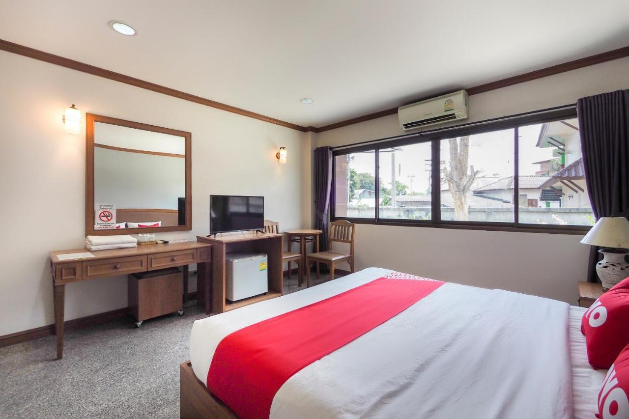 Oyo 859 Golden Land Hotel Чианг Рай Екстериор снимка