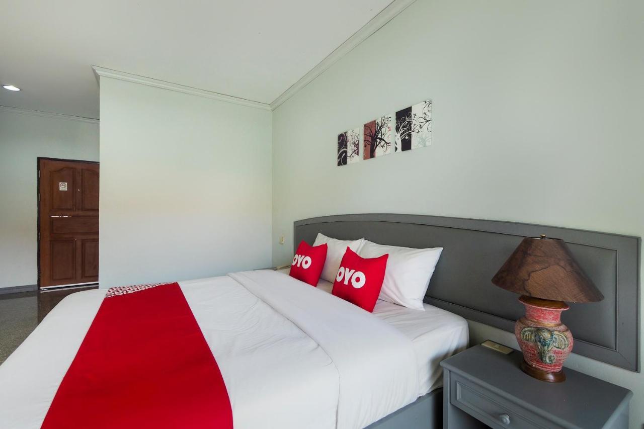 Oyo 859 Golden Land Hotel Чианг Рай Екстериор снимка