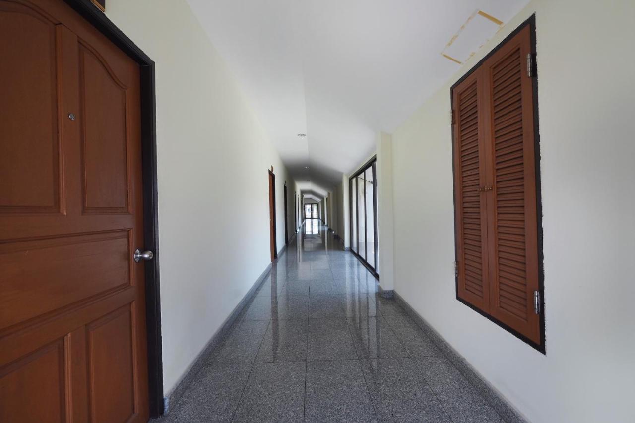 Oyo 859 Golden Land Hotel Чианг Рай Екстериор снимка