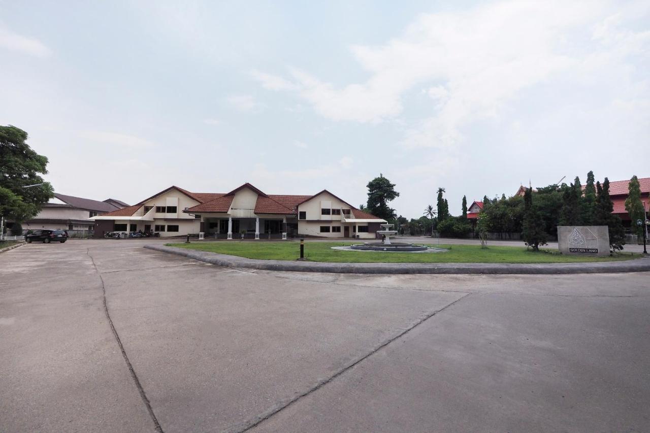 Oyo 859 Golden Land Hotel Чианг Рай Екстериор снимка