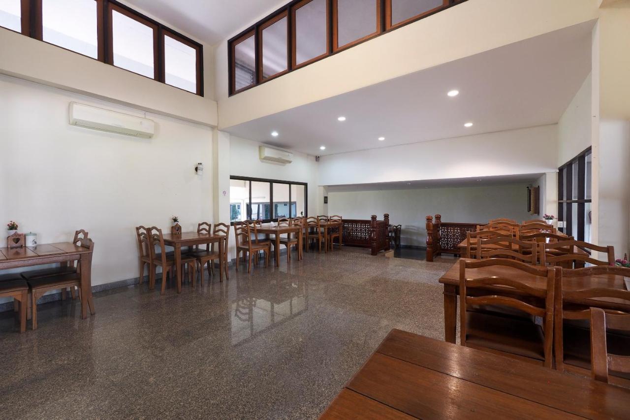 Oyo 859 Golden Land Hotel Чианг Рай Екстериор снимка