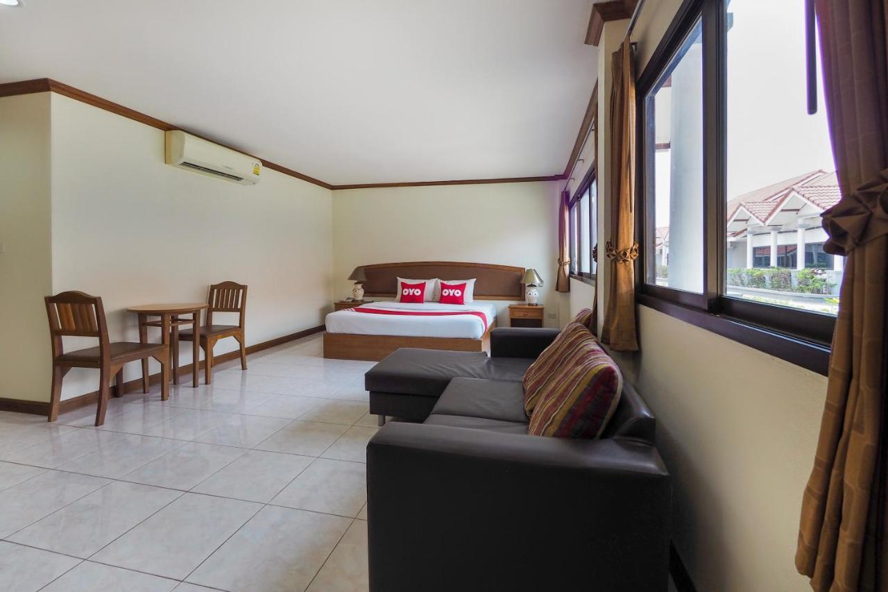 Oyo 859 Golden Land Hotel Чианг Рай Екстериор снимка