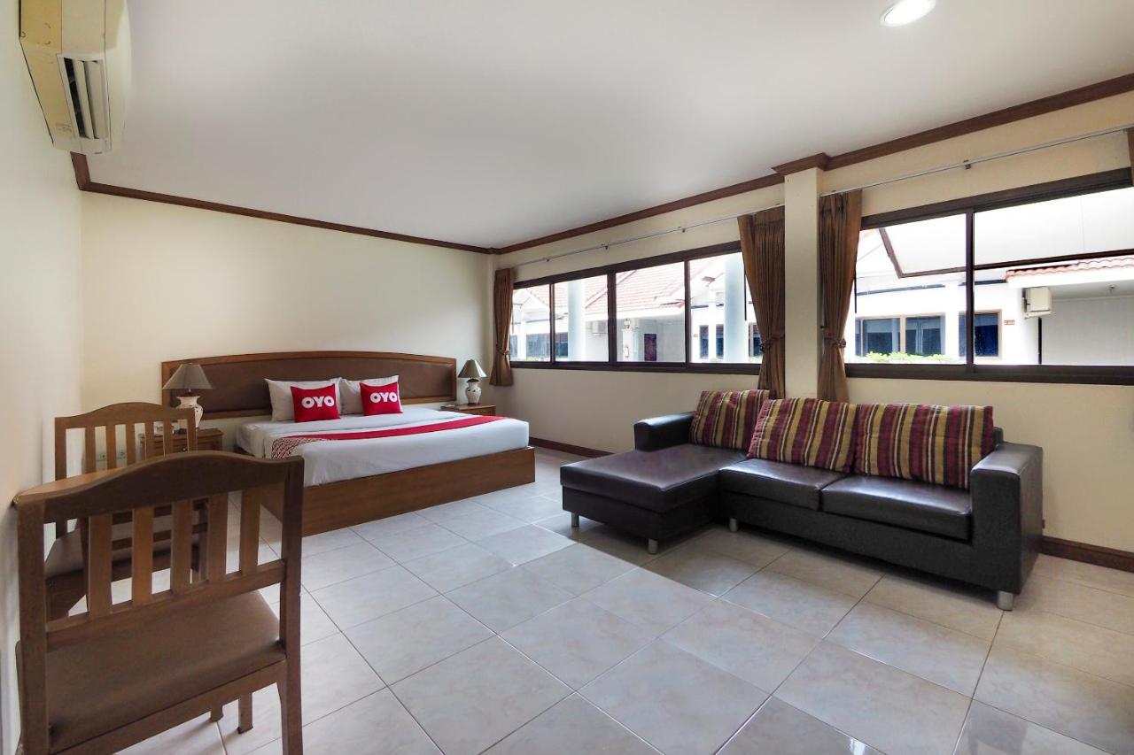 Oyo 859 Golden Land Hotel Чианг Рай Екстериор снимка