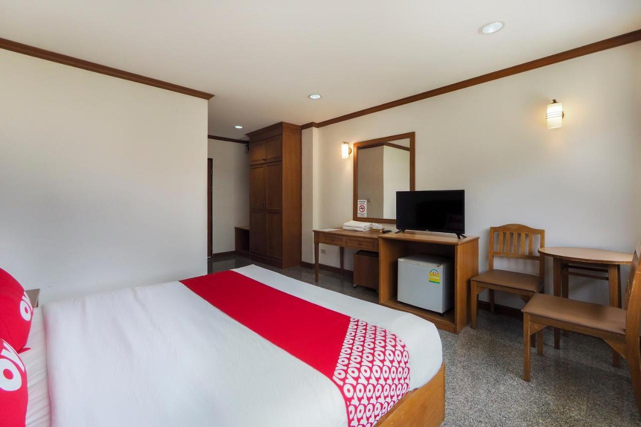 Oyo 859 Golden Land Hotel Чианг Рай Екстериор снимка