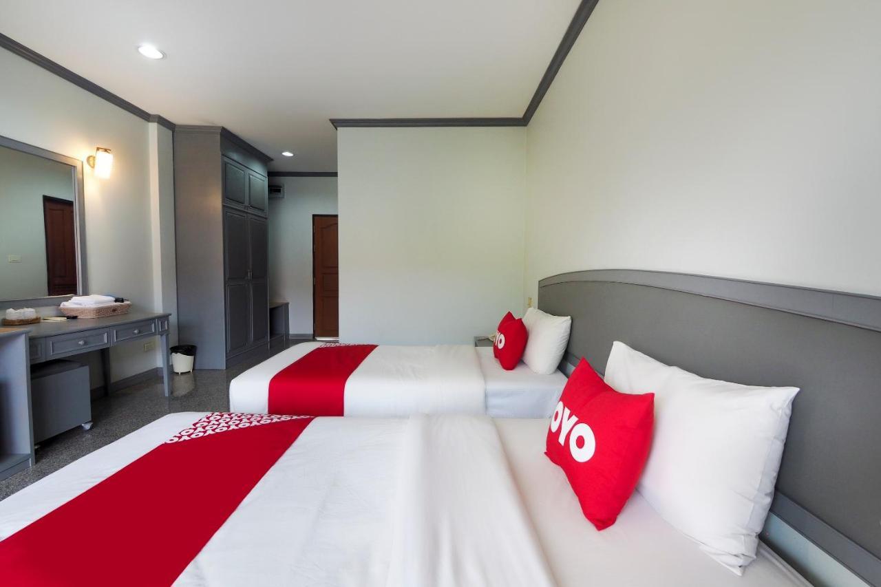 Oyo 859 Golden Land Hotel Чианг Рай Екстериор снимка