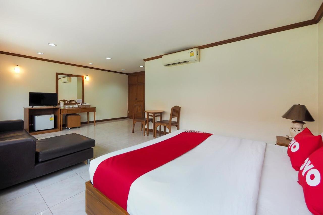 Oyo 859 Golden Land Hotel Чианг Рай Екстериор снимка