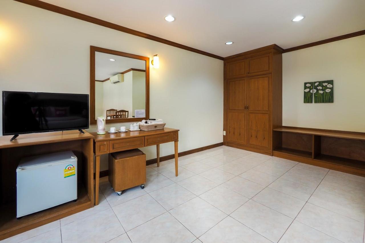 Oyo 859 Golden Land Hotel Чианг Рай Екстериор снимка