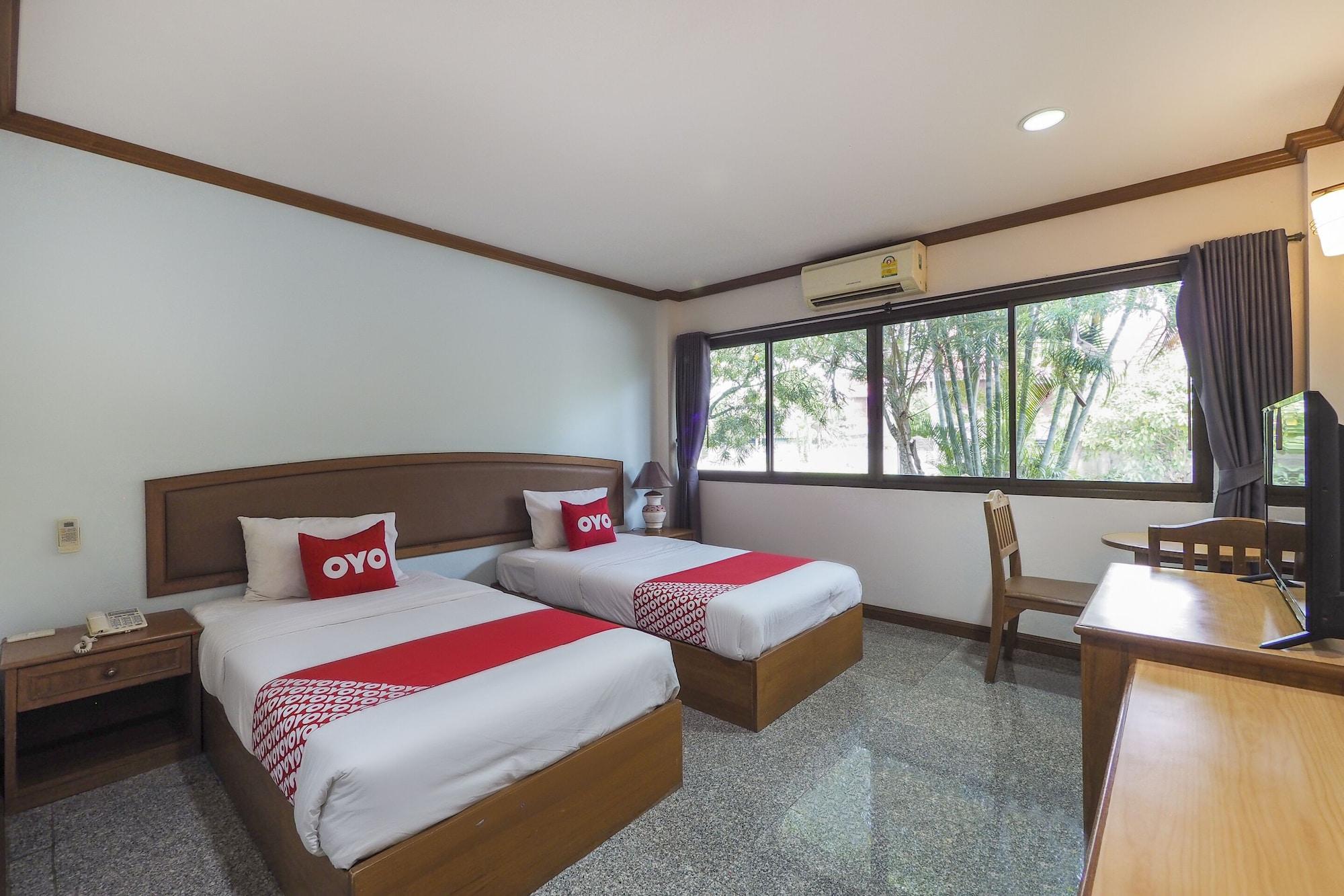 Oyo 859 Golden Land Hotel Чианг Рай Екстериор снимка