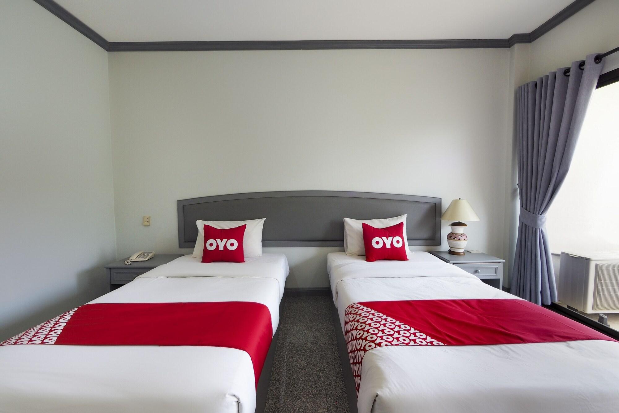 Oyo 859 Golden Land Hotel Чианг Рай Екстериор снимка