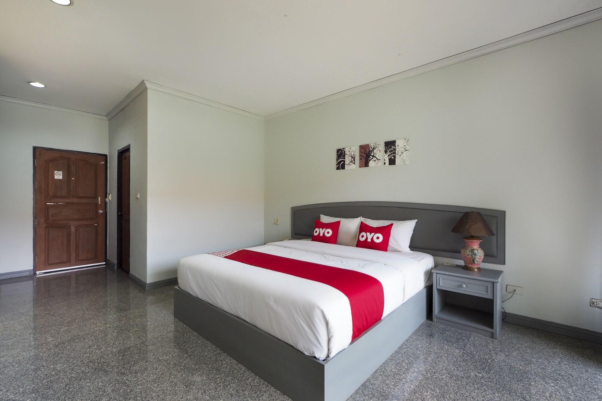 Oyo 859 Golden Land Hotel Чианг Рай Екстериор снимка