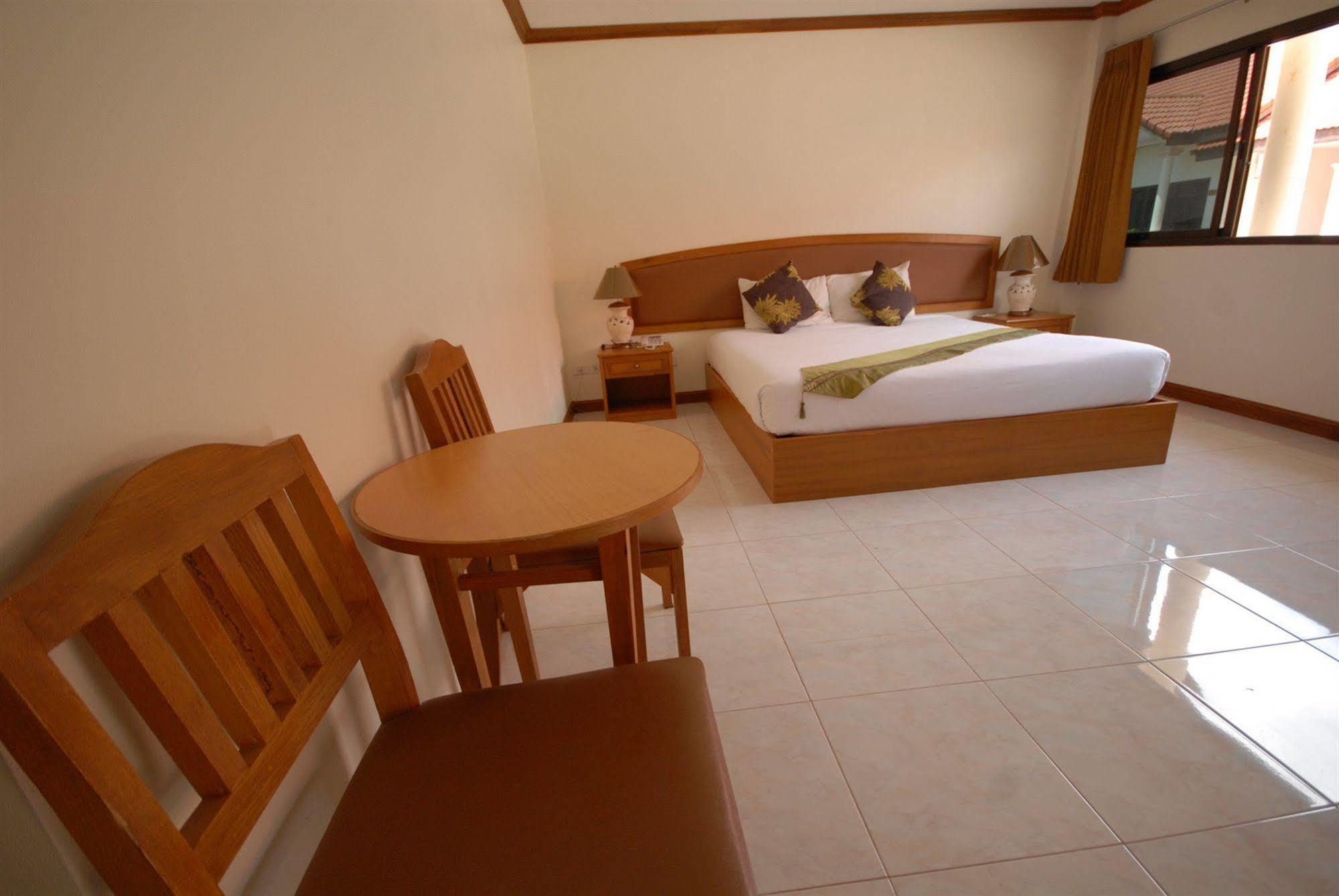 Oyo 859 Golden Land Hotel Чианг Рай Екстериор снимка