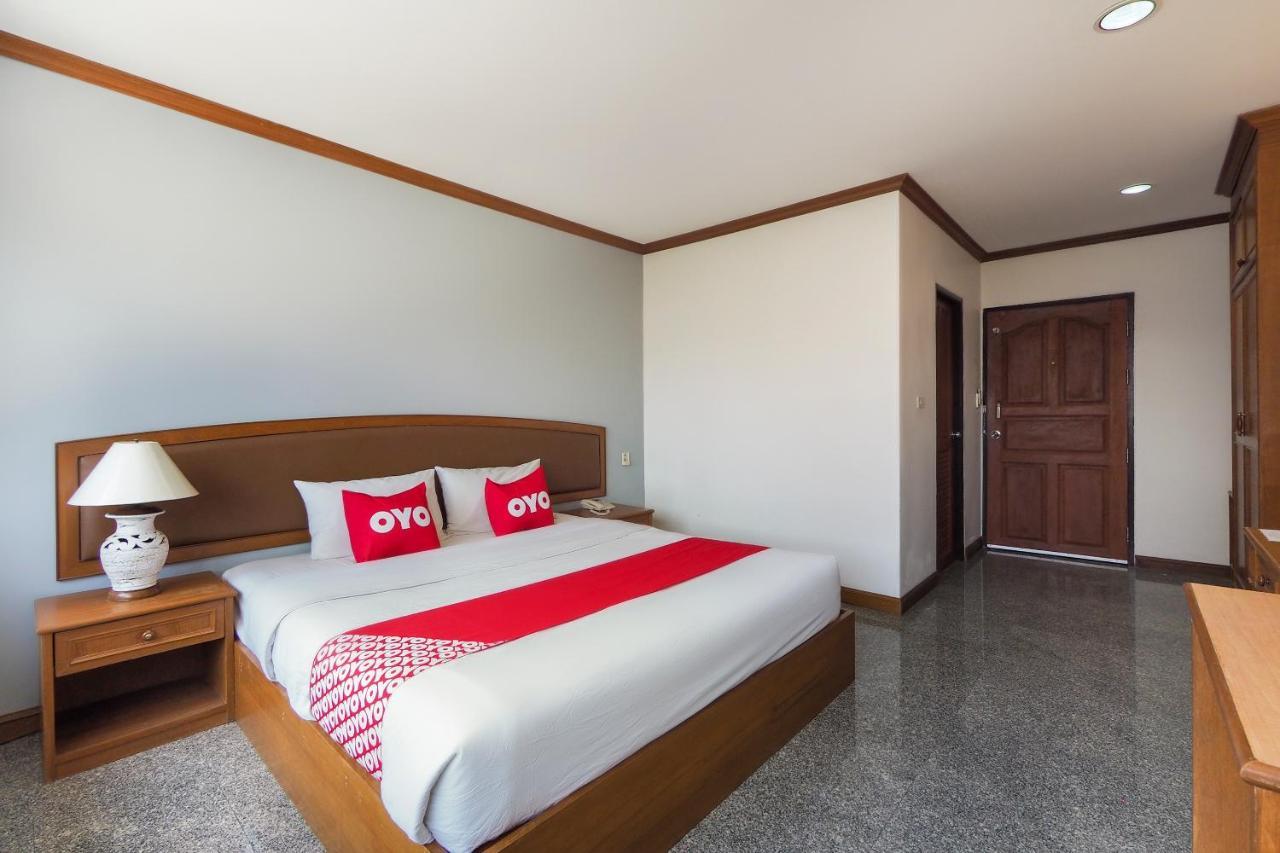 Oyo 859 Golden Land Hotel Чианг Рай Екстериор снимка