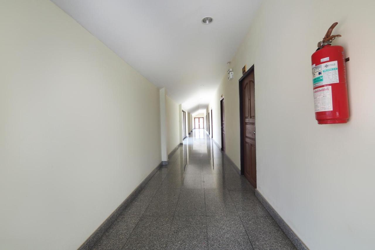 Oyo 859 Golden Land Hotel Чианг Рай Екстериор снимка