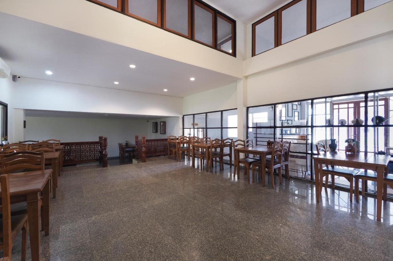Oyo 859 Golden Land Hotel Чианг Рай Екстериор снимка