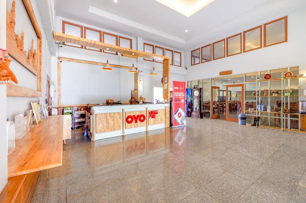 Oyo 859 Golden Land Hotel Чианг Рай Екстериор снимка