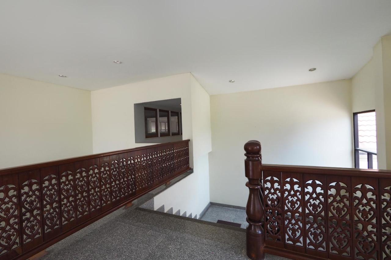 Oyo 859 Golden Land Hotel Чианг Рай Екстериор снимка